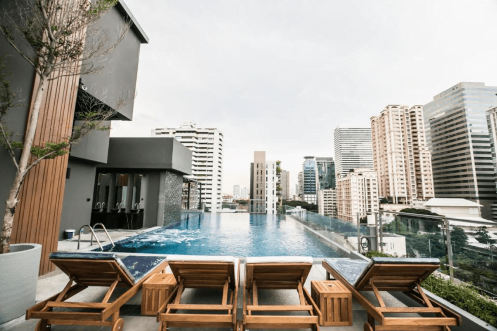 Arte Hotel Bangkok ASQ swimming pool day